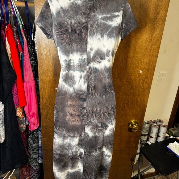 SEE YOU MONDAY Tie-Dye V-Neck Dress - Picture 3 of 5